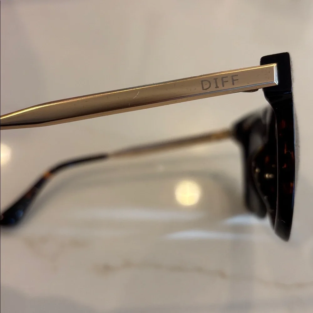 Diff Tortoise Shell Sunglasses - Picture 4 of 5
